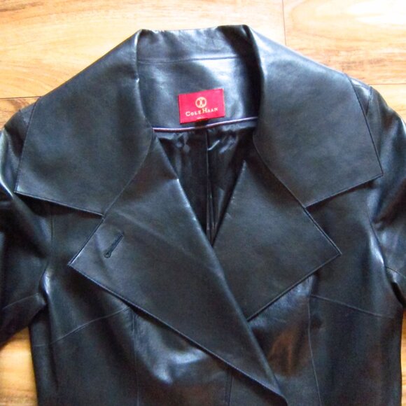 Cole Haan Woman's Black Lambskin Leather Jacket Size 6 - Picture 2 of 16